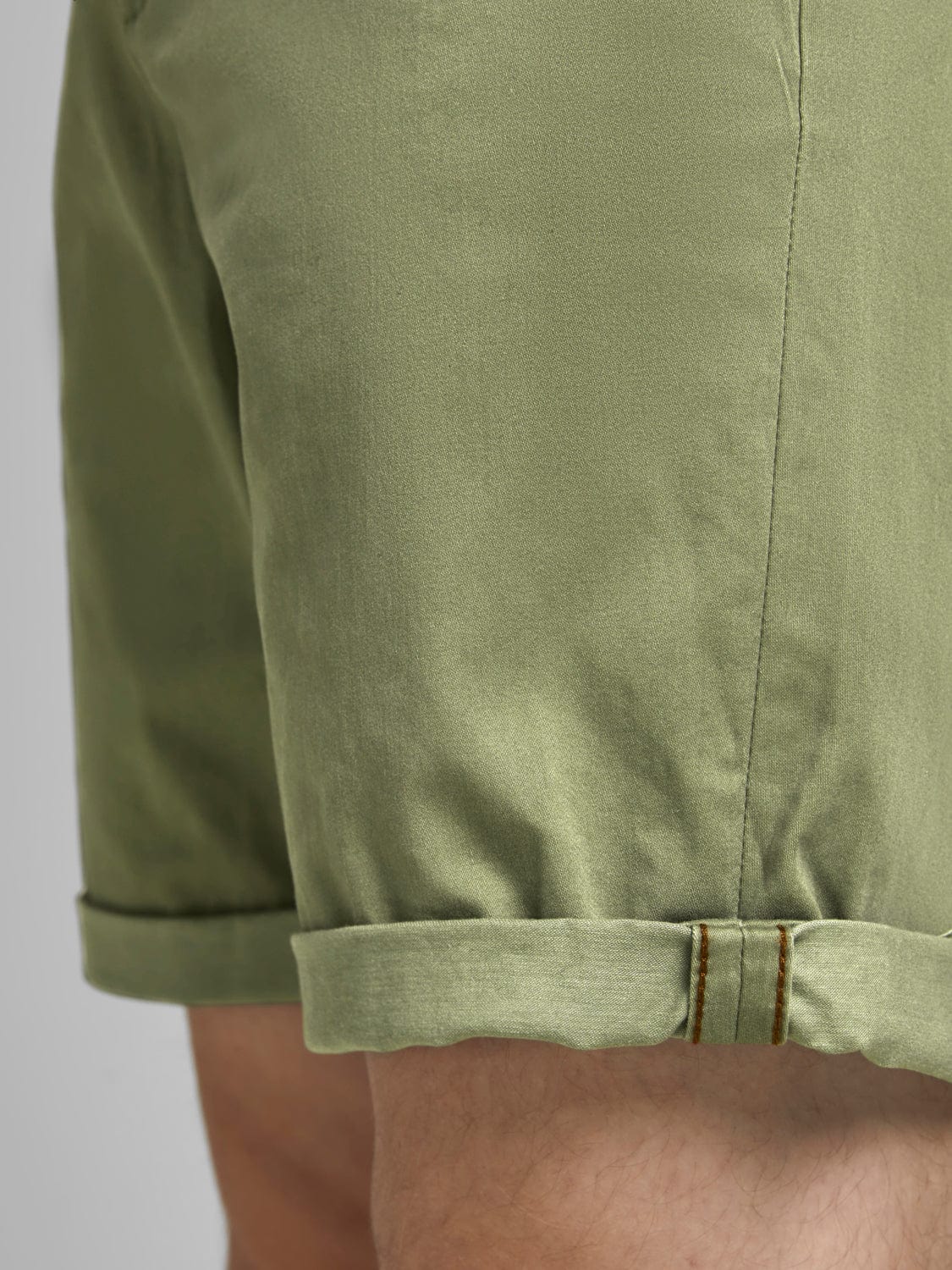 Pantalón corto chino verde-JJIBOWIE